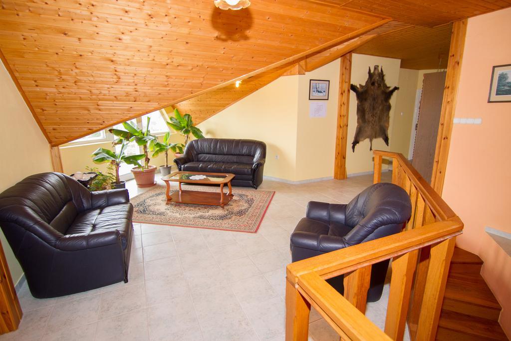 Villa Hedi Dunakiliti Exterior foto