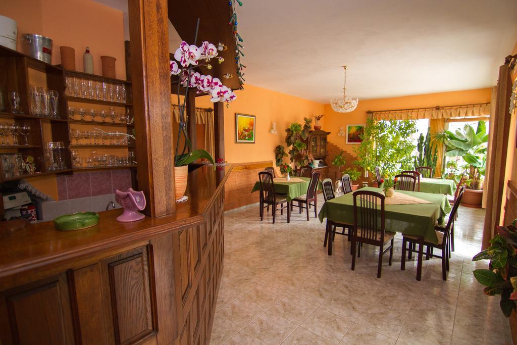 Villa Hedi Dunakiliti Exterior foto