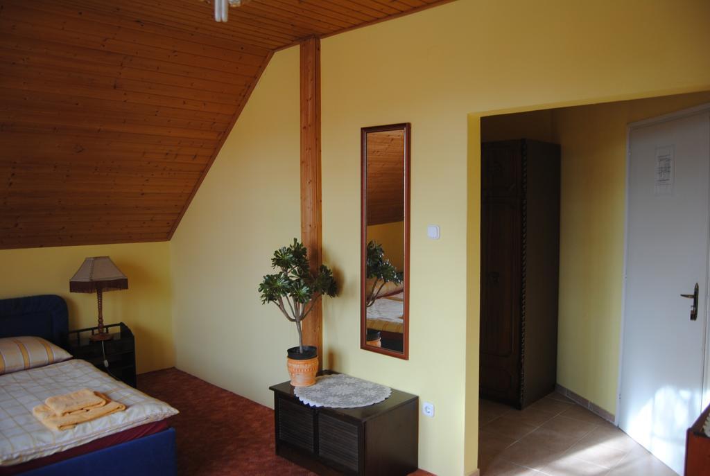 Villa Hedi Dunakiliti Exterior foto