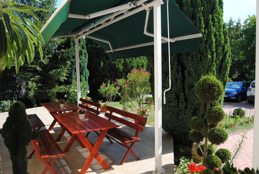 Villa Hedi Dunakiliti Exterior foto