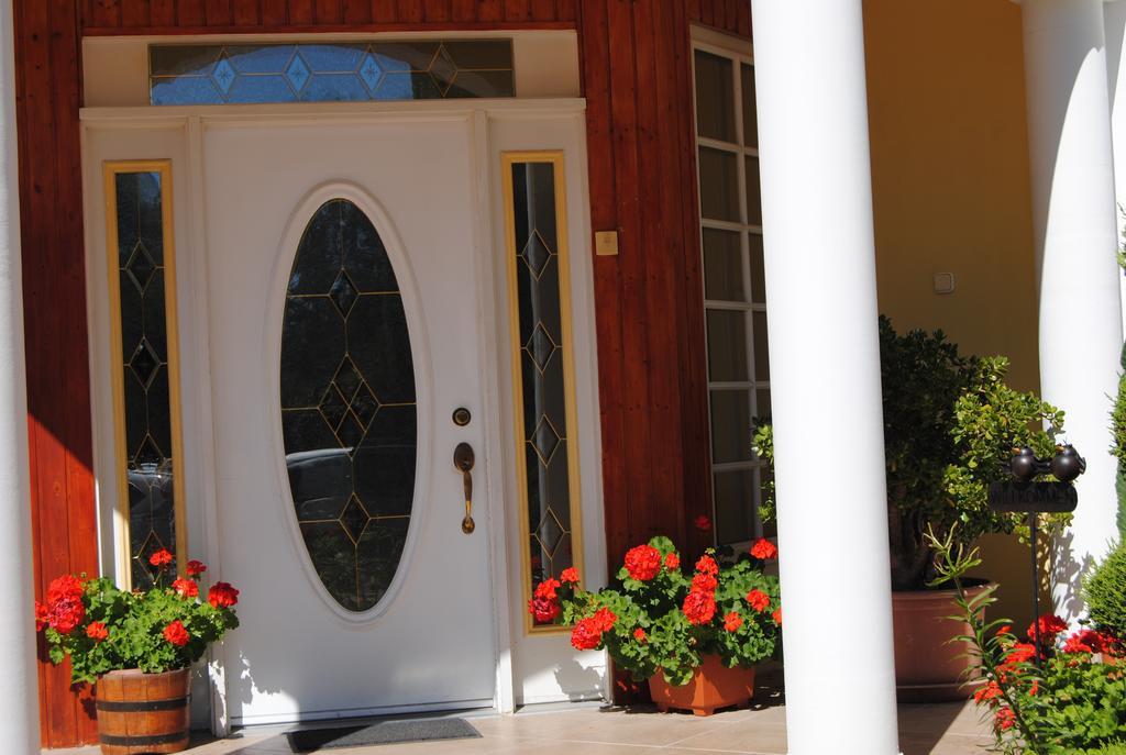 Villa Hedi Dunakiliti Exterior foto